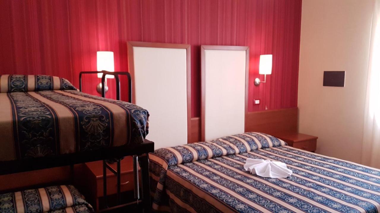 Hotel Promenade Universale Cesenatico Zewnętrze zdjęcie
